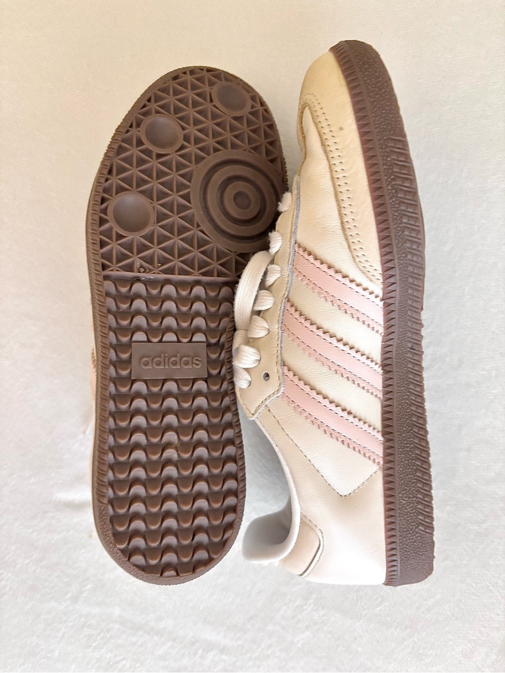 Adidas Originals Samba OG Sneakers in White and Light Pink - Picture 2 of 16